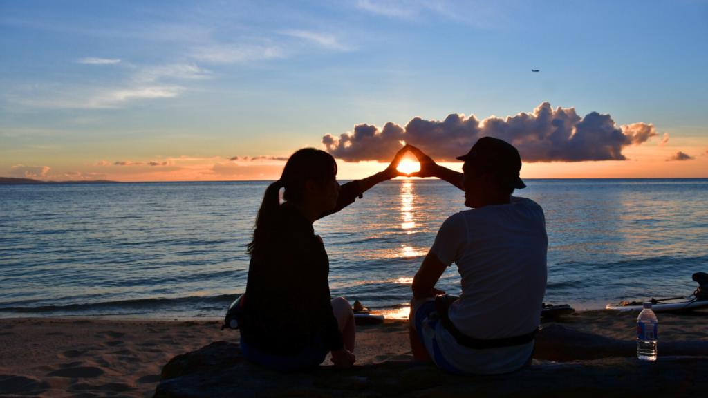 冬の石垣島、風の影響を受けにくい穏やかな海域でのSUP体験