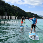 石垣島北部の海で石垣島SUPツアーを楽しむ様子